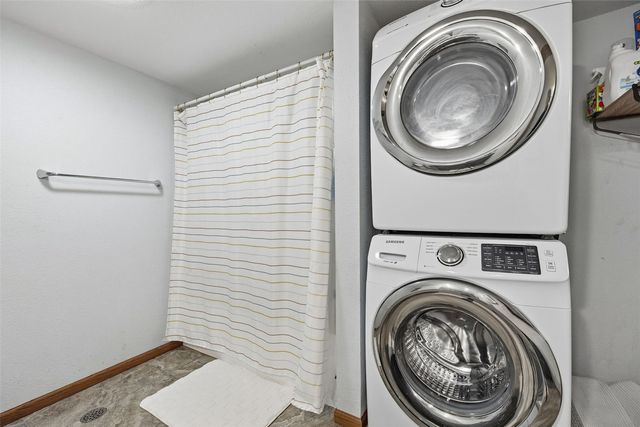 332 S Linn Street 305, Iowa City, IA 52240