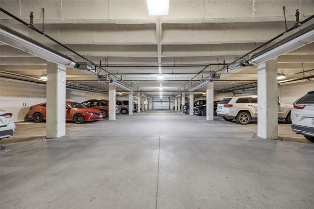 332 S Linn Street 305, Iowa City, IA 52240