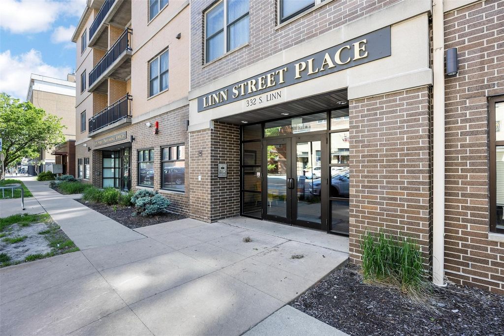 332 S Linn Street 305, Iowa City, IA 52240