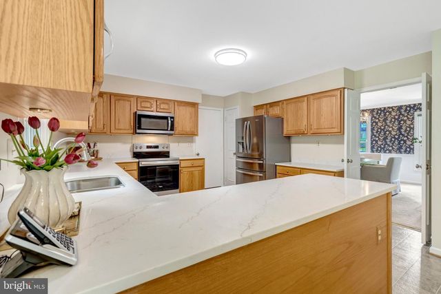 10354 STEAMBOAT LANDING LN, Burke, VA 22015