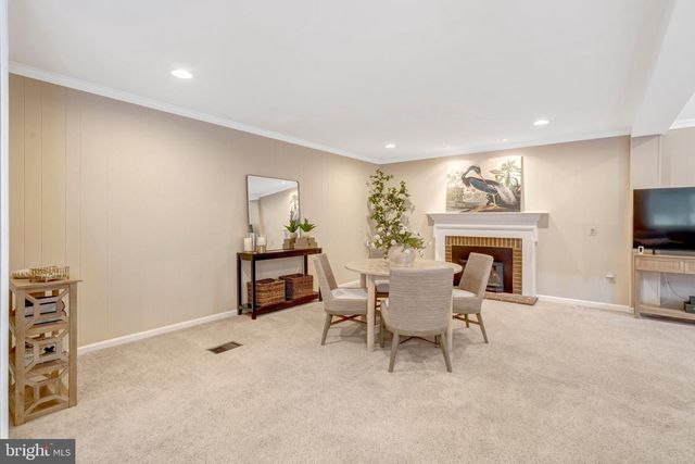 10354 STEAMBOAT LANDING LN, Burke, VA 22015