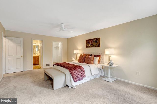 10354 STEAMBOAT LANDING LN, Burke, VA 22015