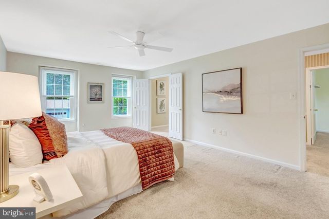10354 STEAMBOAT LANDING LN, Burke, VA 22015