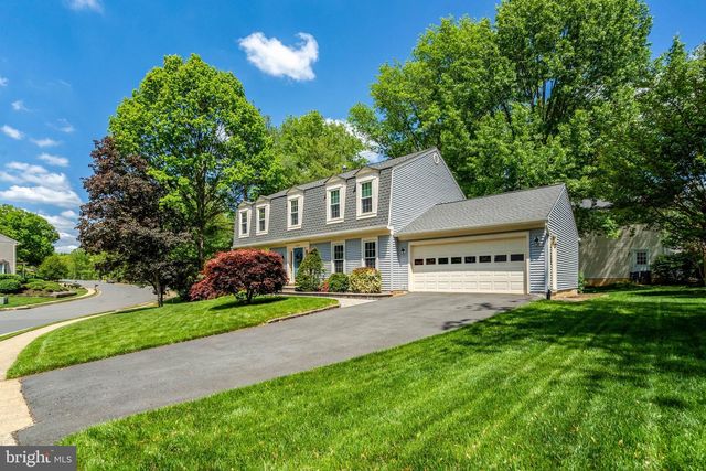 10354 STEAMBOAT LANDING LN, Burke, VA 22015