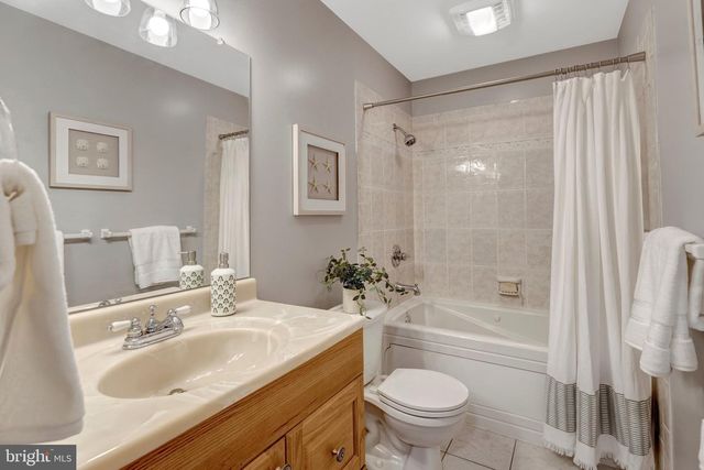 10354 STEAMBOAT LANDING LN, Burke, VA 22015
