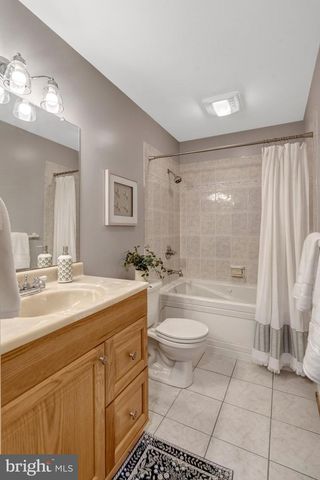 10354 STEAMBOAT LANDING LN, Burke, VA 22015