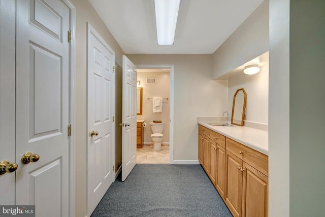10354 STEAMBOAT LANDING LN, Burke, VA 22015