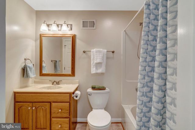 10354 STEAMBOAT LANDING LN, Burke, VA 22015