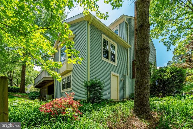 10354 STEAMBOAT LANDING LN, Burke, VA 22015