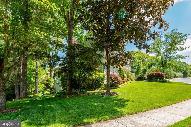 10354 STEAMBOAT LANDING LN, Burke, VA 22015