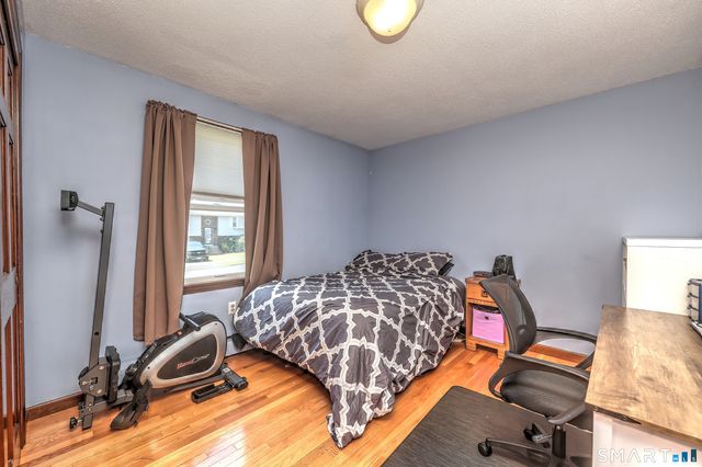 160 Tanglewood Drive, Hamden, CT 06518