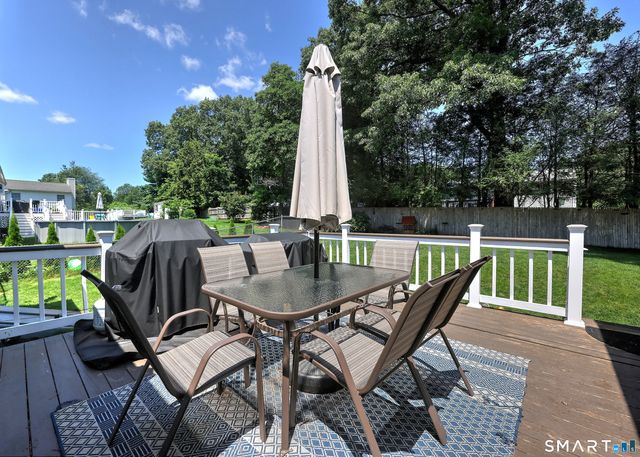 160 Tanglewood Drive, Hamden, CT 06518