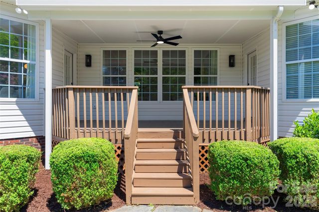 14724 Bridle Trace Lane, Pineville, NC 28134