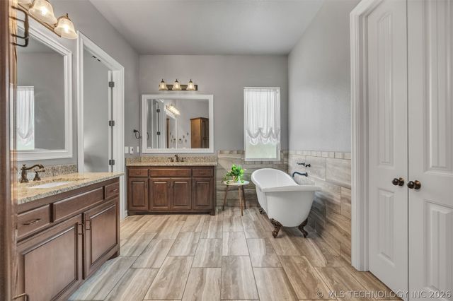 4202 W Orlando Place, Broken Arrow, OK 74011