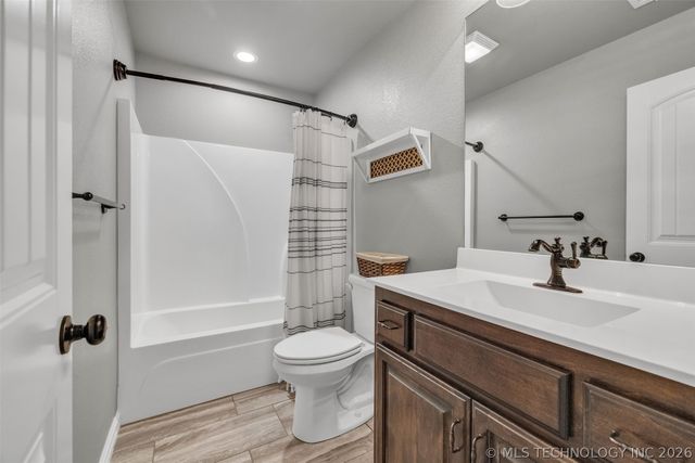 4202 W Orlando Place, Broken Arrow, OK 74011