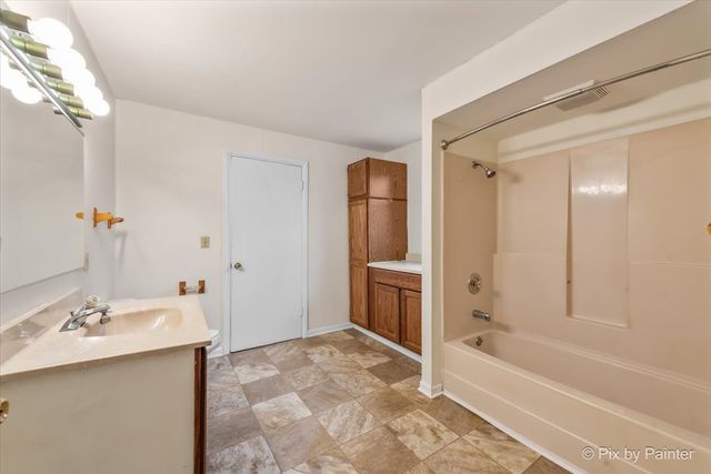 22517 Carmack Road, Marengo, IL 60152