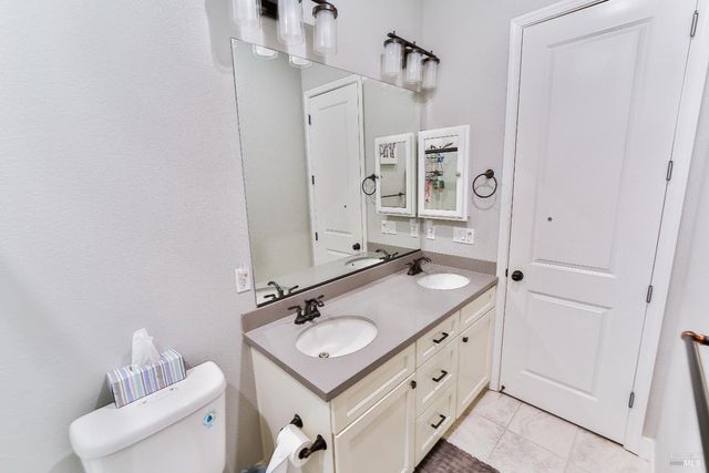 1331 Ridgecrest Ct, Santa Rosa, CA 95403