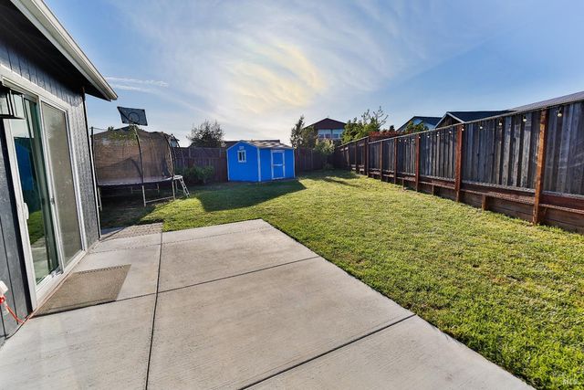 1331 Ridgecrest Ct, Santa Rosa, CA 95403