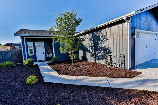 1331 Ridgecrest Ct, Santa Rosa, CA 95403