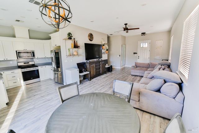 1331 Ridgecrest Ct, Santa Rosa, CA 95403