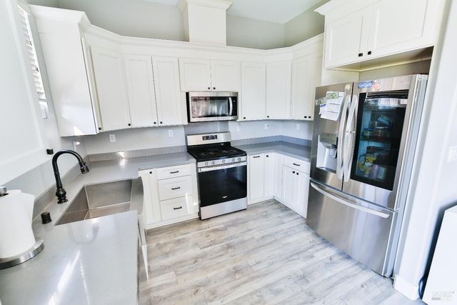 1331 Ridgecrest Ct, Santa Rosa, CA 95403