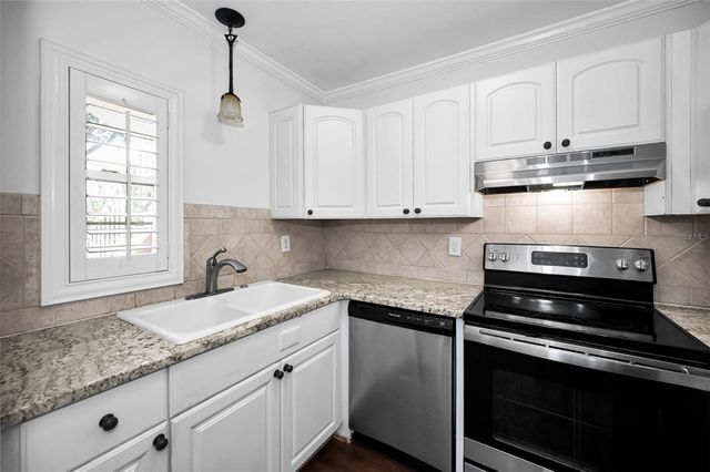 8301 BARDMOOR BOULEVARD 109, Seminole, FL 33777