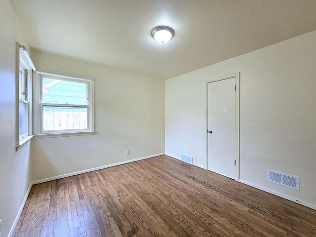 5333 N 46th STREET, Milwaukee, WI 53218