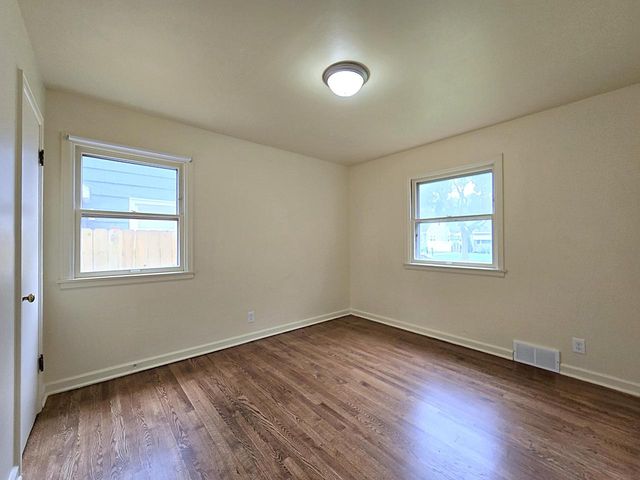 5333 N 46th STREET, Milwaukee, WI 53218