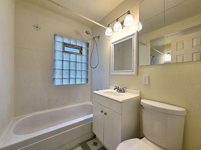 5333 N 46th STREET, Milwaukee, WI 53218
