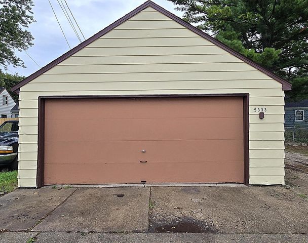 5333 N 46th STREET, Milwaukee, WI 53218