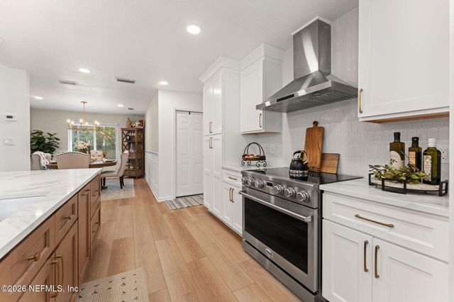 1918 OAK Circle, Atlantic Beach, FL 32233