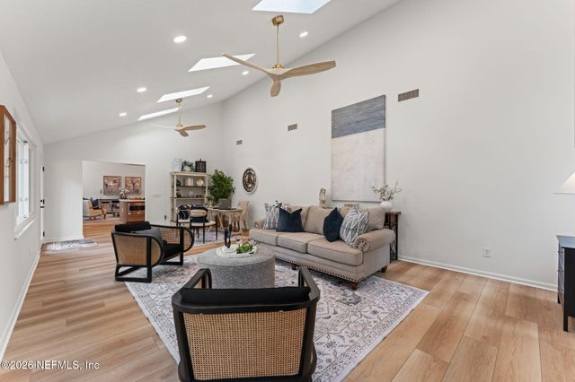 1918 OAK Circle, Atlantic Beach, FL 32233