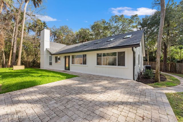 1918 OAK Circle, Atlantic Beach, FL 32233