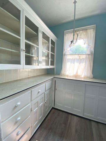 1215 E High Street 1215 E High Street, Springfield, OH 45505