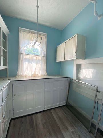 1215 E High Street 1215 E High Street, Springfield, OH 45505