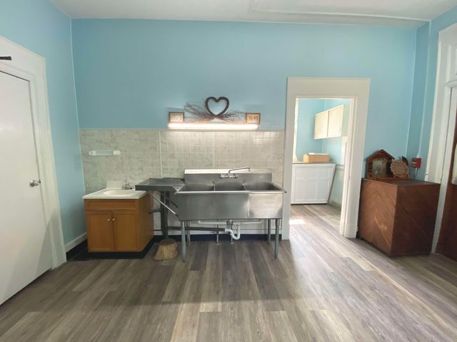 1215 E High Street 1215 E High Street, Springfield, OH 45505