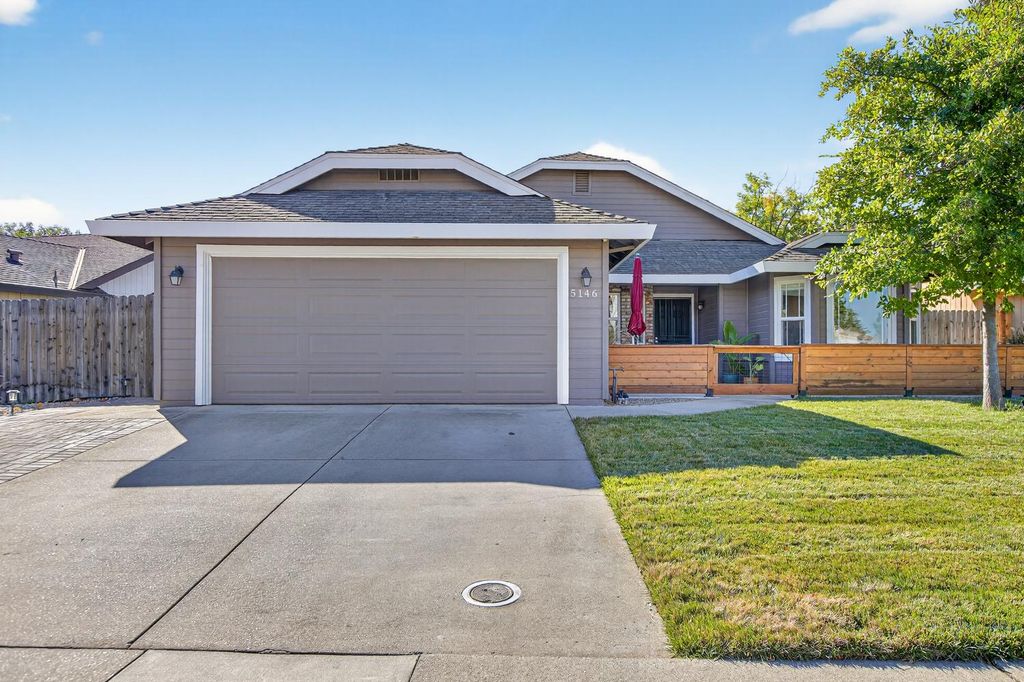 5146 Laguna Park Dr, Elk Grove, CA 95758
