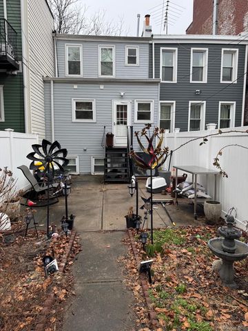 174 Eckford Street, Brooklyn, NY 11222