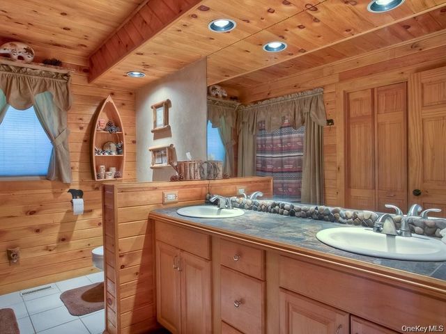 23 Orange Terrace, Middletown, NY 10940