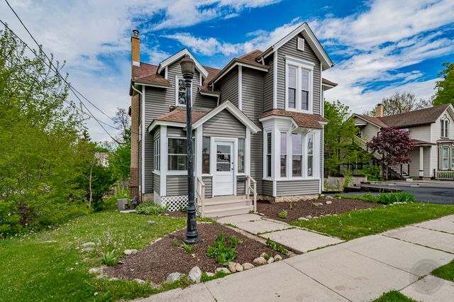 125 Arbor Avenue, West Chicago, IL 60185
