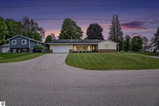 511 Franklin Street, Kingsley, MI 49649