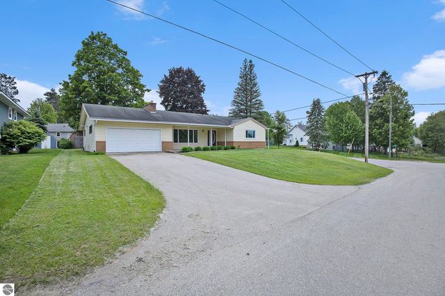 511 Franklin Street, Kingsley, MI 49649