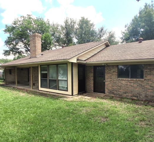 504 Gaddy Street, Farmersville, TX 75442