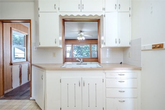 2602 50th St Street, Des Moines, IA 50310