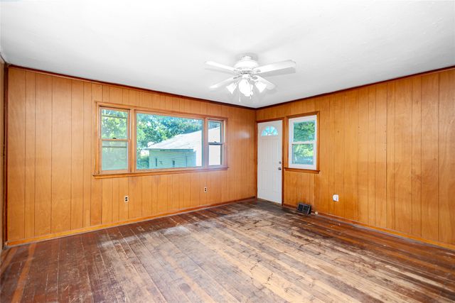 2602 50th St Street, Des Moines, IA 50310