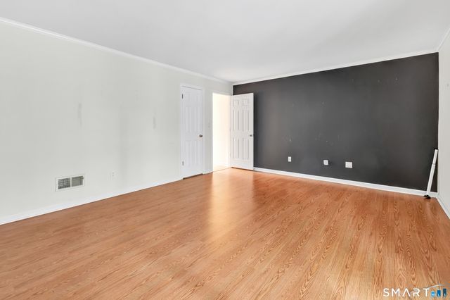 2612 North Avenue F9, Bridgeport, CT 06604