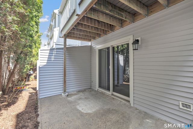 2612 North Avenue F9, Bridgeport, CT 06604