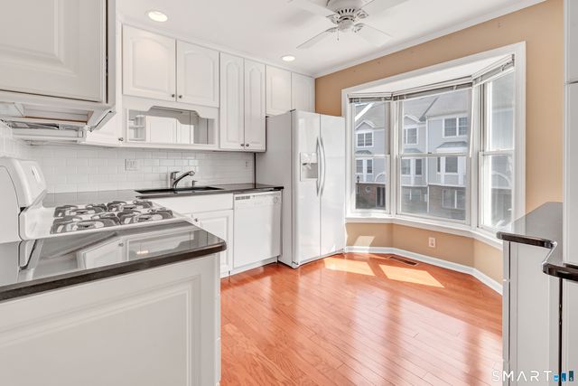 2612 North Avenue F9, Bridgeport, CT 06604