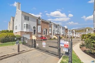 2612 North Avenue F9, Bridgeport, CT 06604