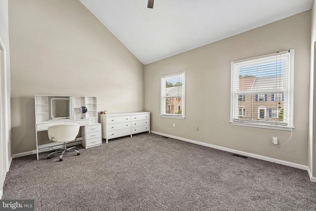 129 CANNONBALL LN, Newark, DE 19702
